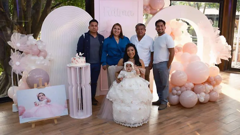 Ernesto Morán, Diana Arenas, Alfonso Morán, Jack Morán, Patzy Morán y Fátima Parra